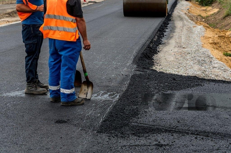 Tar construction site